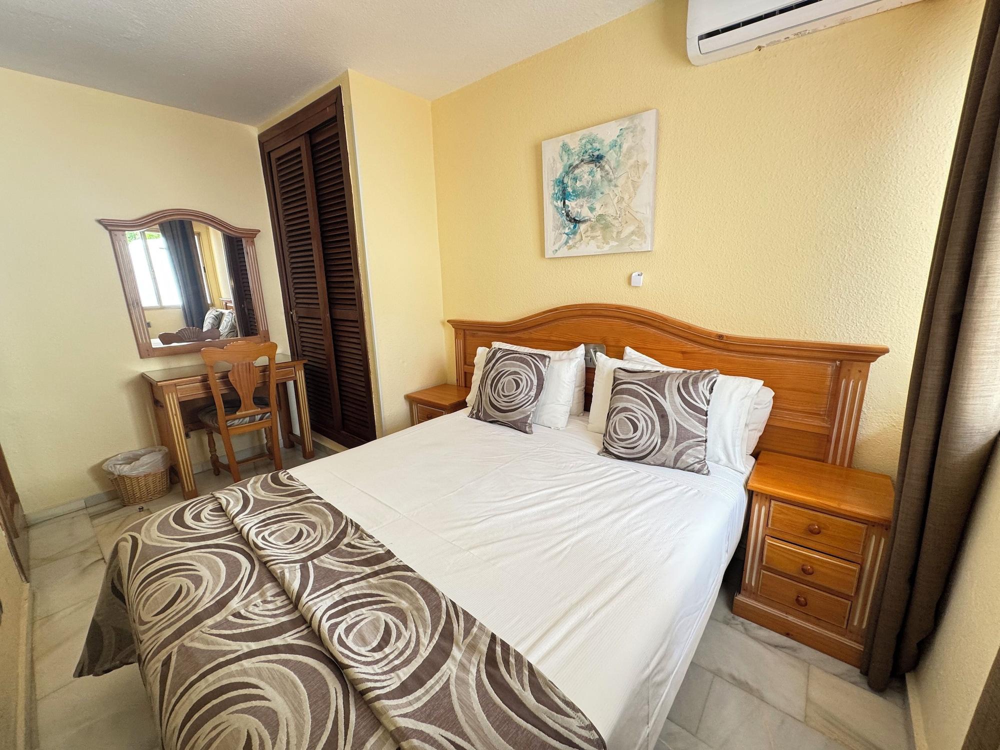 Classic Two Bedroom Apartment Terrace