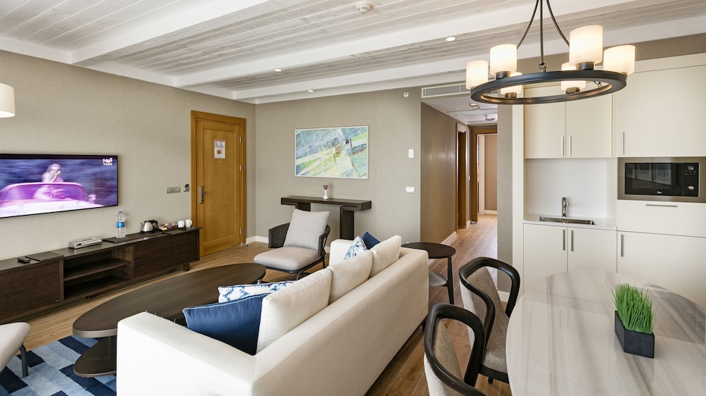 Titanic Luxury Collection Bodrum 55/74