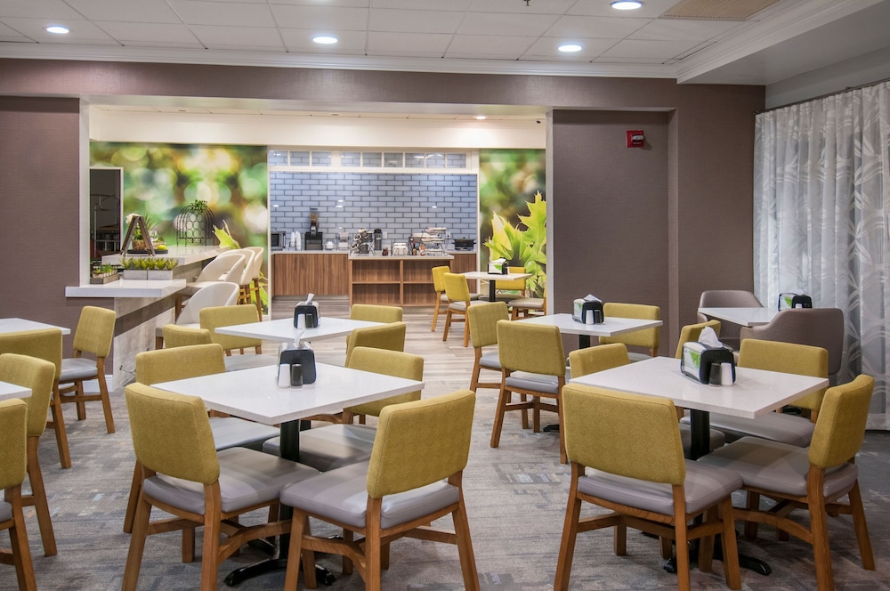 Four Points by Sheraton Alexandria 30/50