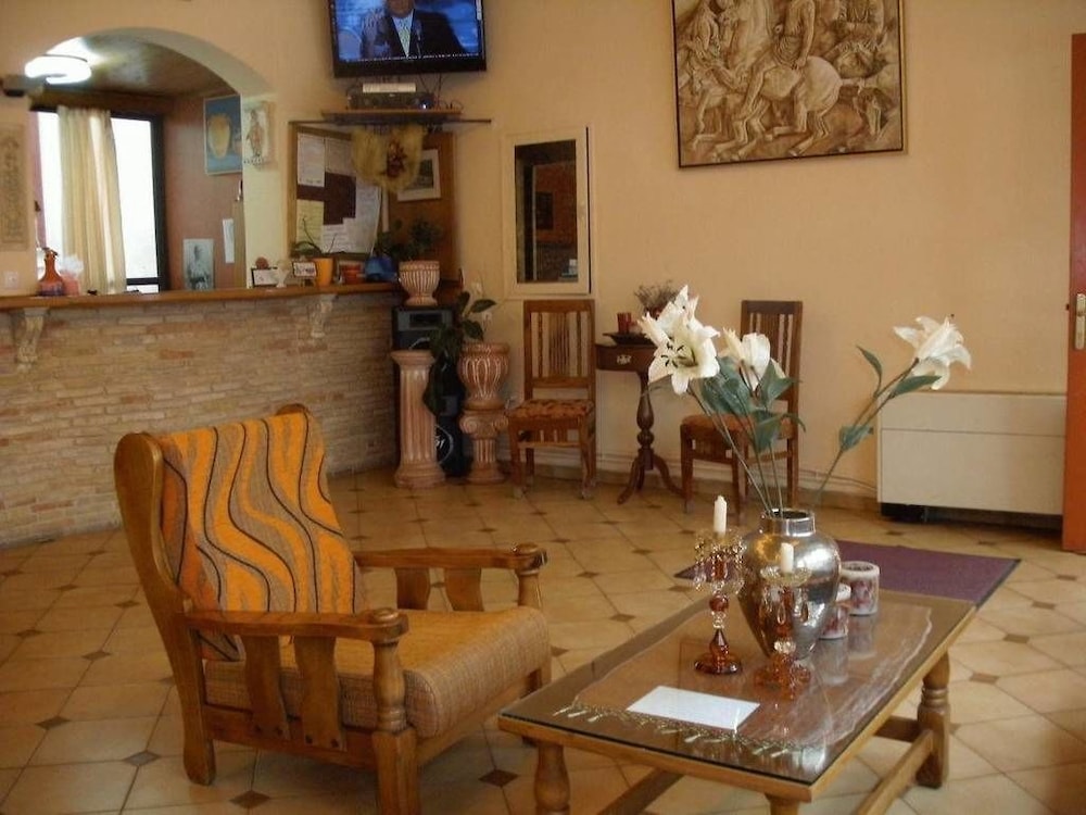 Aiolos Hotel 33/42
