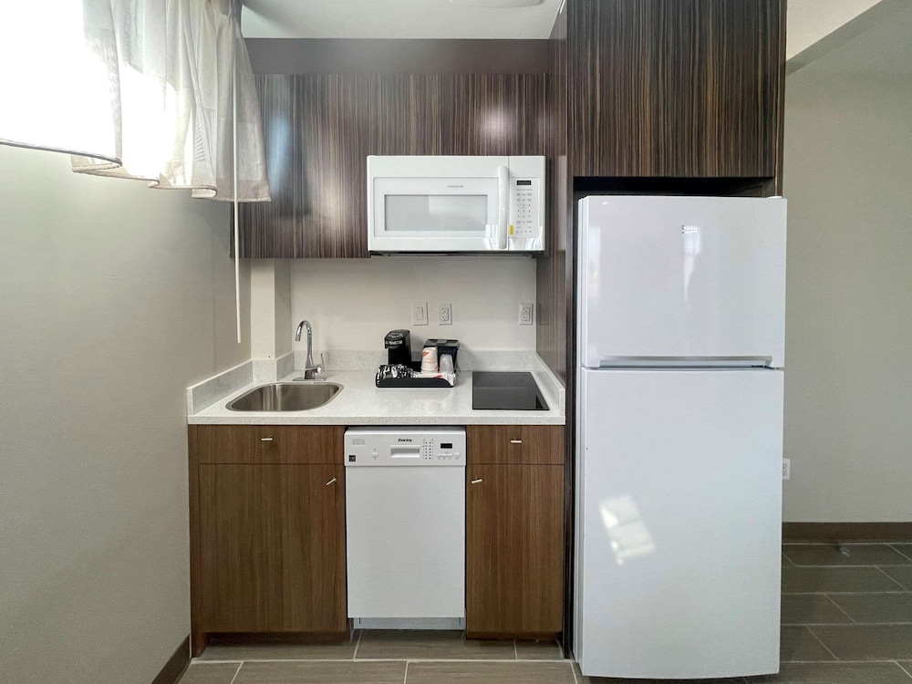 MainStay Suites Bronx - Belmont 48/61