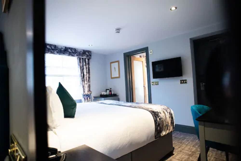 DELUXE, DOUBLE BED