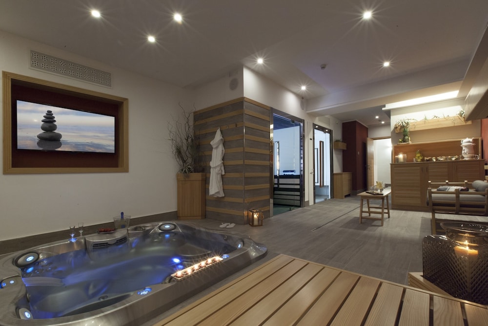 Tasso Suites 43/71