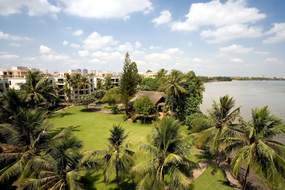 Riverside Serviced Apartments 60/72