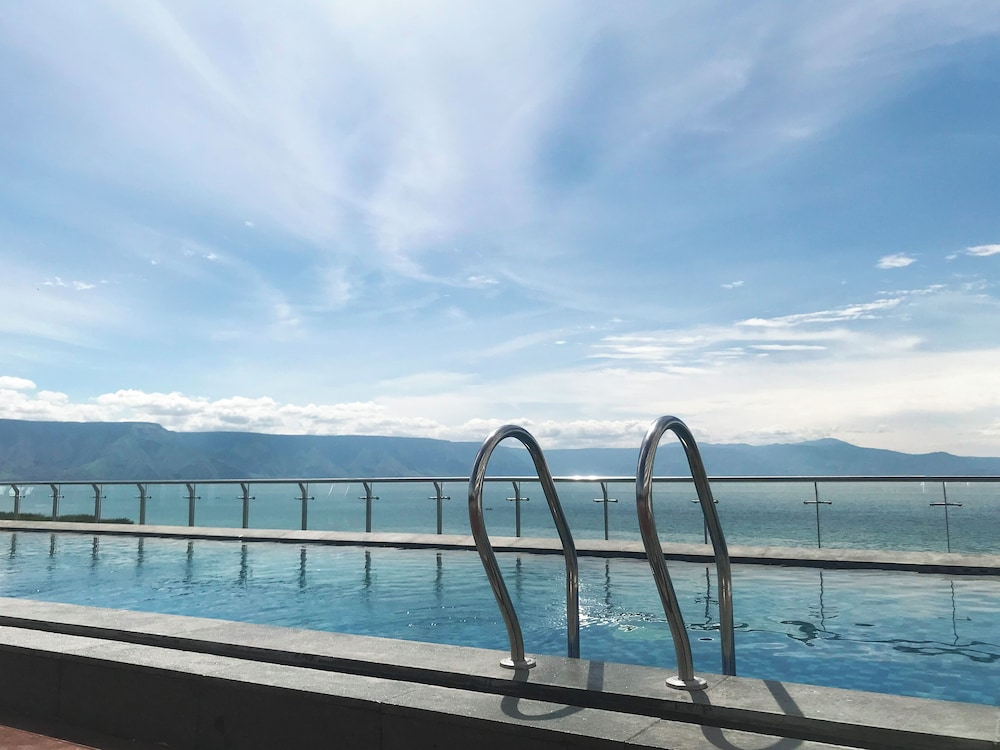 Labersa Hotel and Convention Center Samosir 23/28
