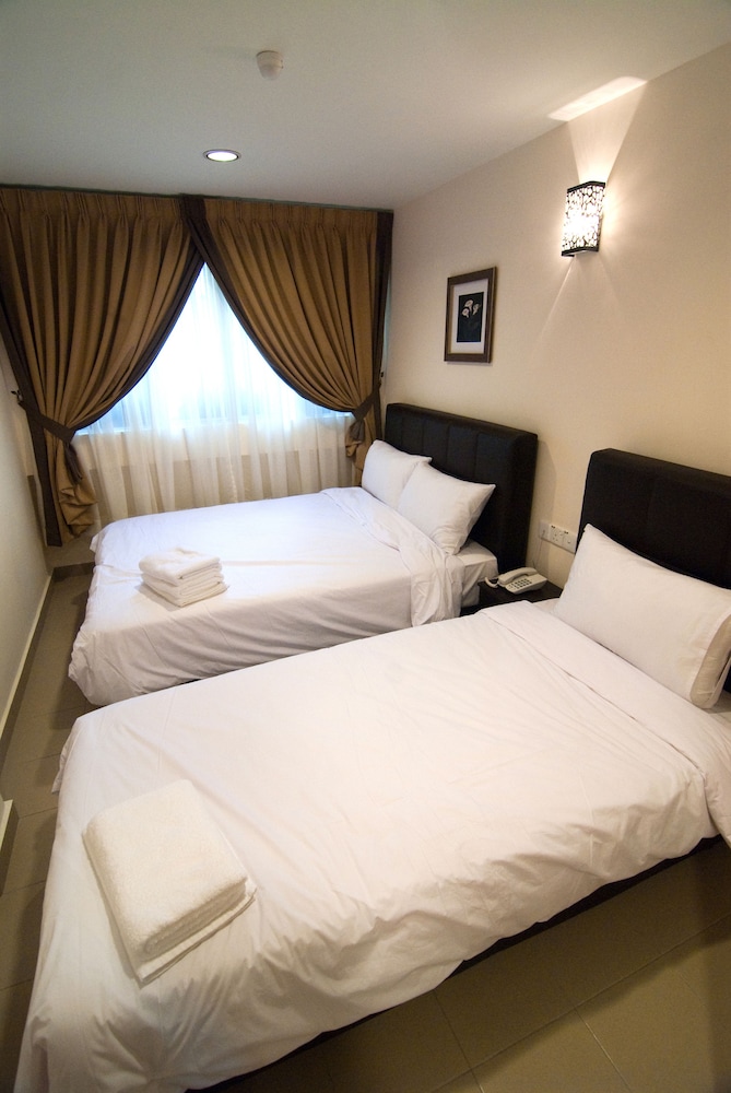 Hotel A-One 12/22