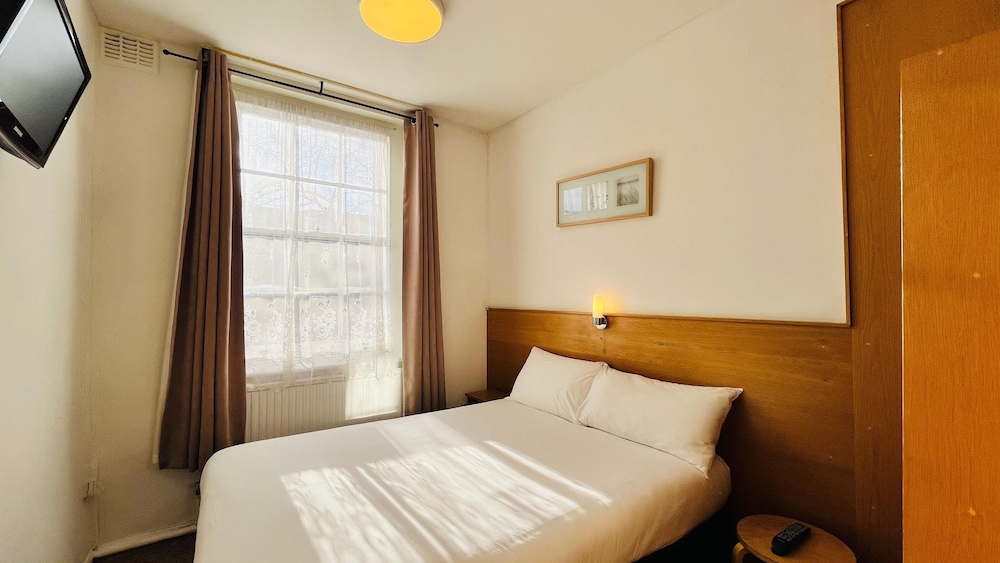 ROOM, DOUBLE BED