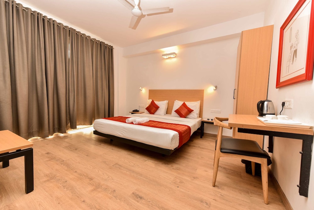 Hotel Noida International 10/50