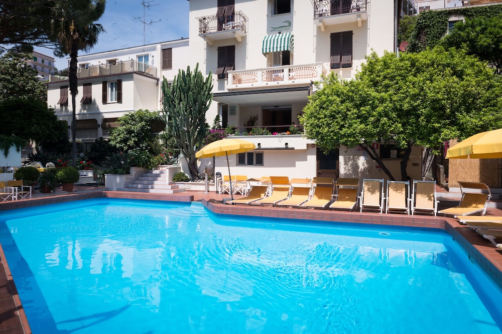 Hotel Coccodrillo 4/68