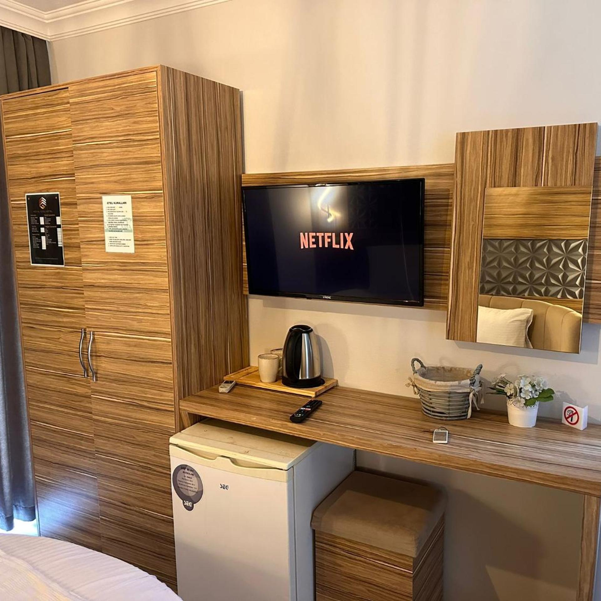 Royal Ezel Hotel 40/50