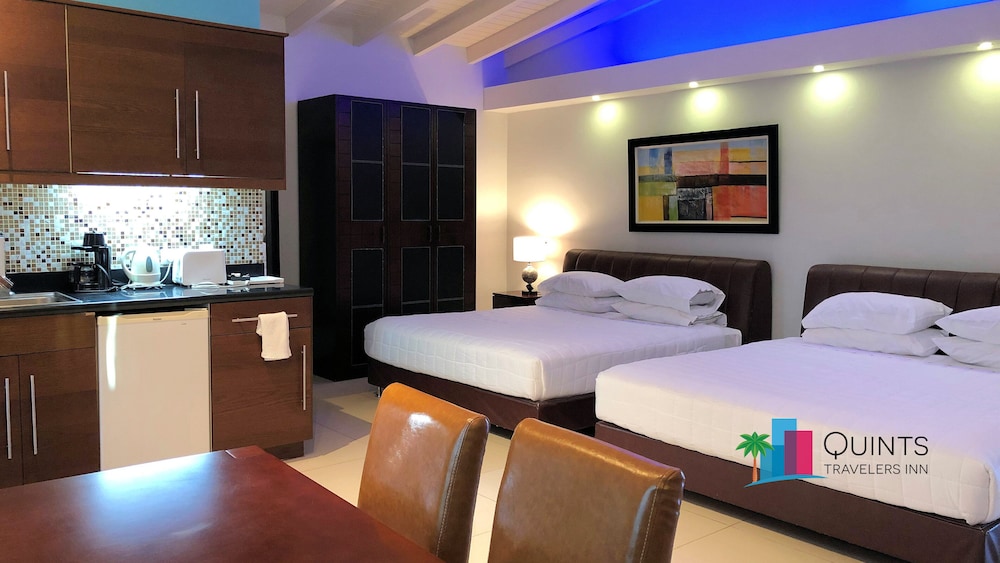 Quints Travelers Inn 17/64