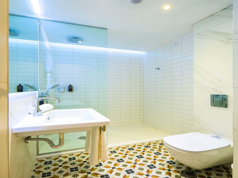 ibis Styles Golden Sands Roomer Hotel 45/45