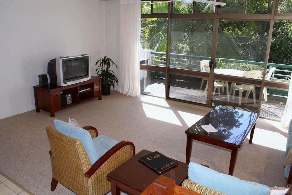 PALM COURT NOOSA 11/19