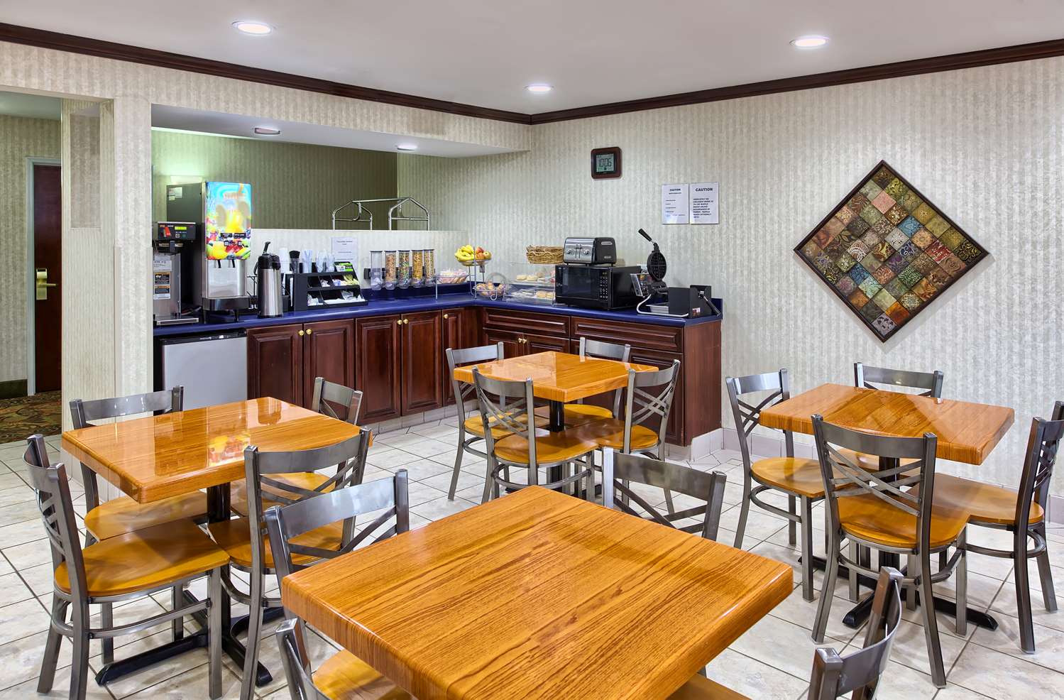 Country Hearth Inn Knightdale Raleigh 21/28