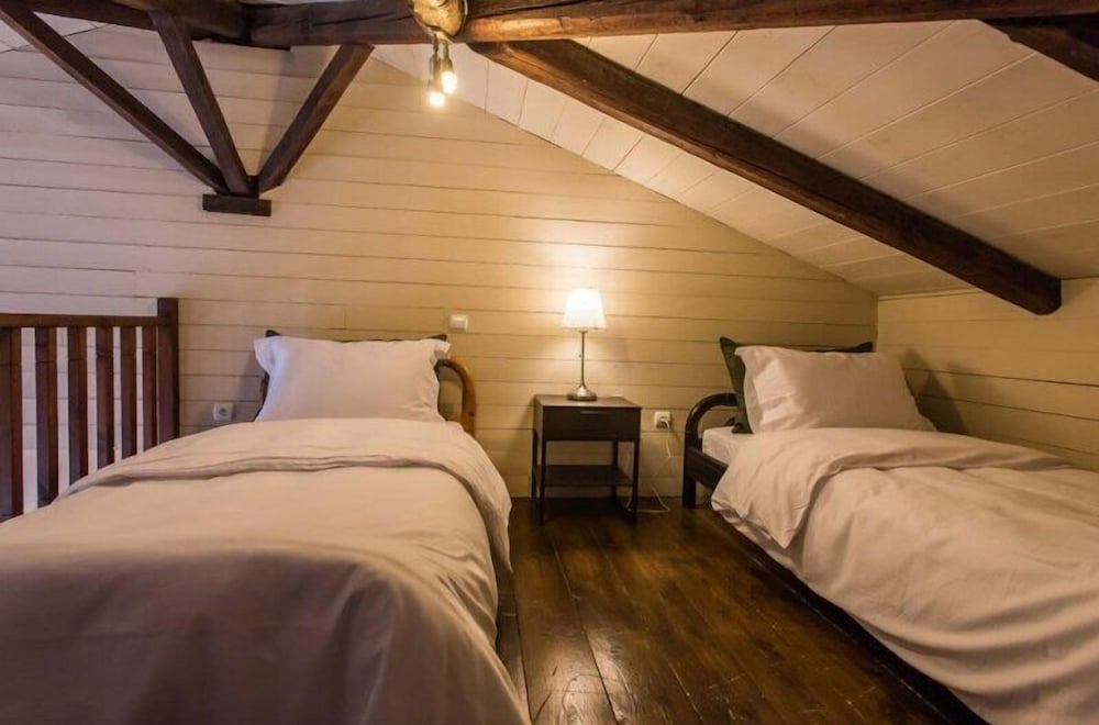 Epoches Luxury Suites 10/50