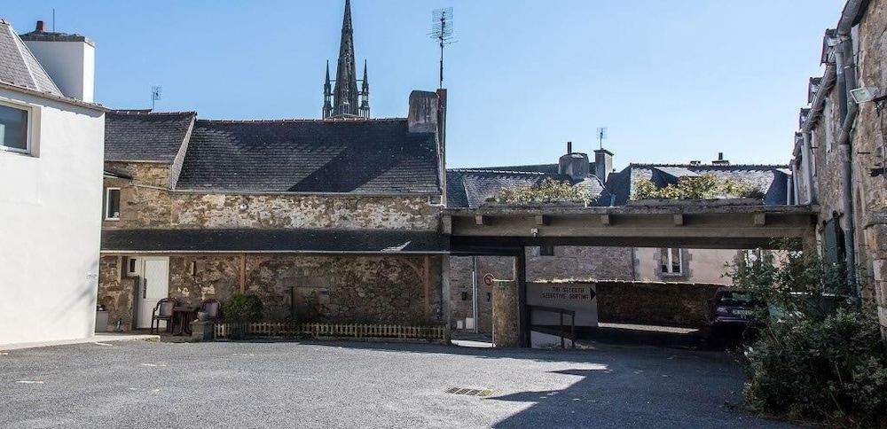 Hotel Du Cheval Blanc 13/17