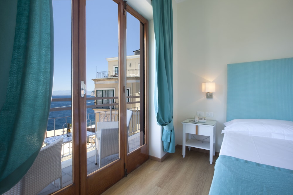 Hotel Regina Sorrento 36/72