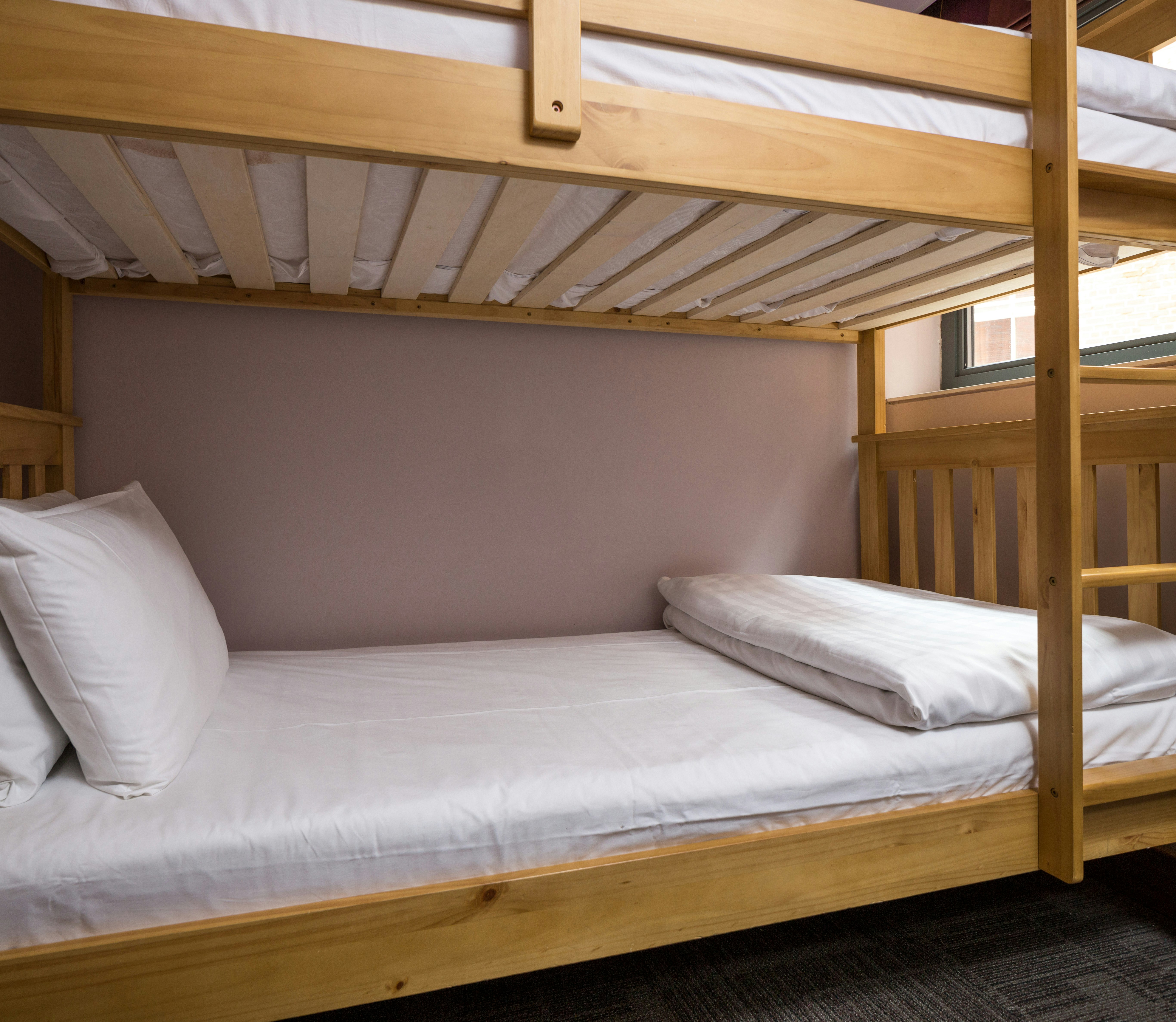 Roomzzz Leeds City Centre 7/21