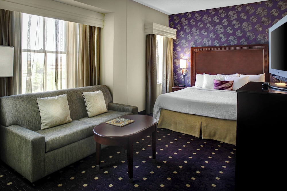 Courtyard by Marriott Kansas City Country Club Plaza 11/38