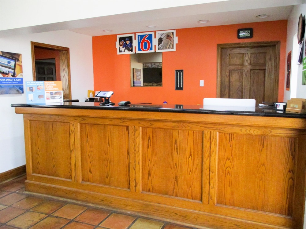 Motel6 Freeport, TX 12/54