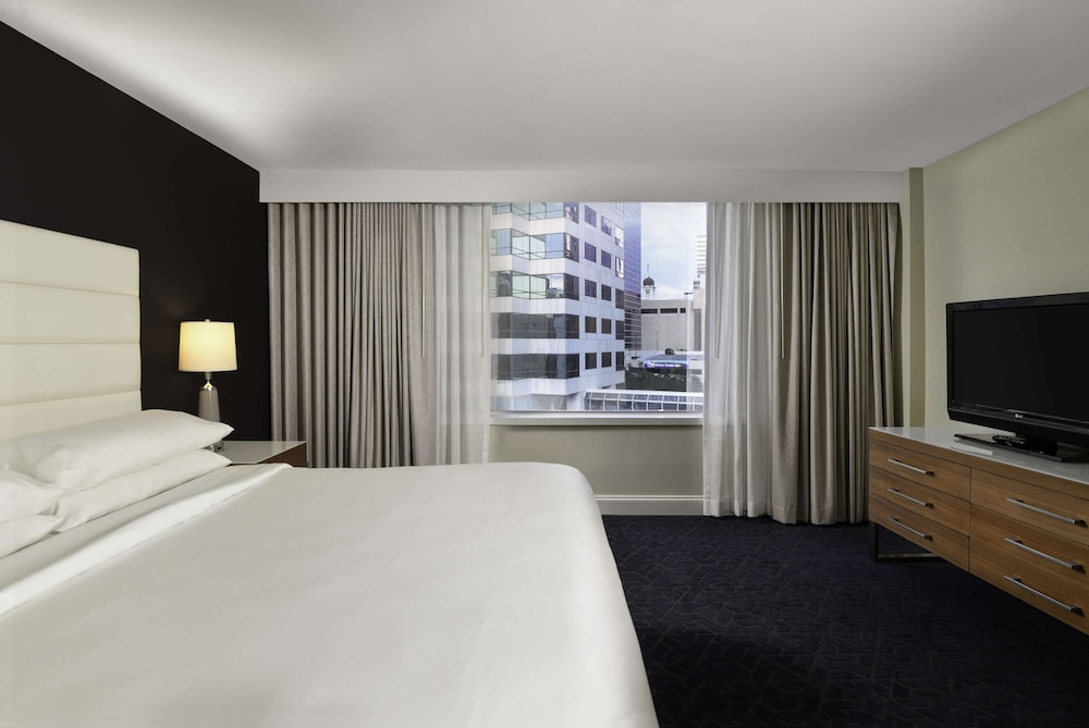 1 BEDROOM, RIVER VIEW, BATHTUB, ACCESSIBLE