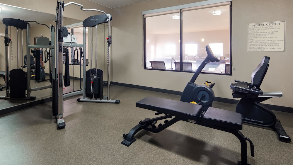 Best Western Granbury Inn & Suites 25/36