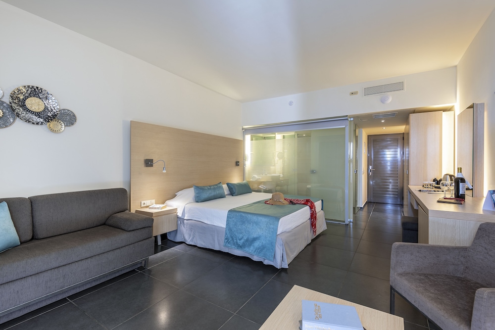 ROOM, DOUBLE BED, INLAND VIEW