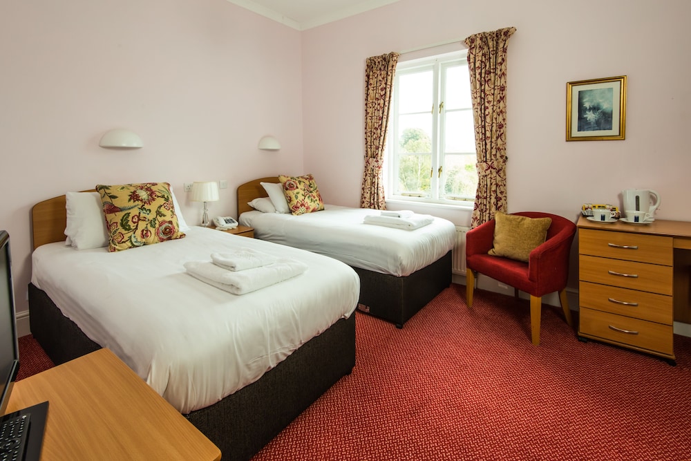 Cliffden Hotel 20/66
