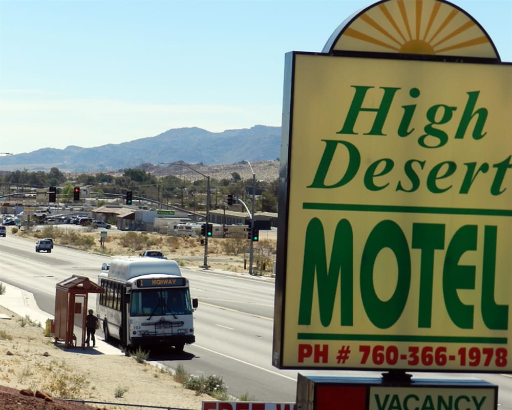 High Desert Motel Joshua Tree National Park 15/40