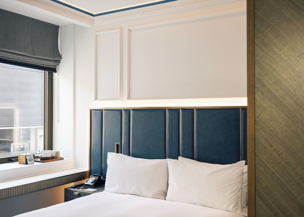 Page8, Page Hotels 21/63