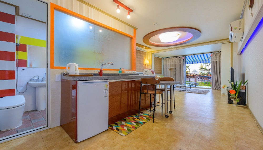 Tongyeong Honey Spa Pension 5/50