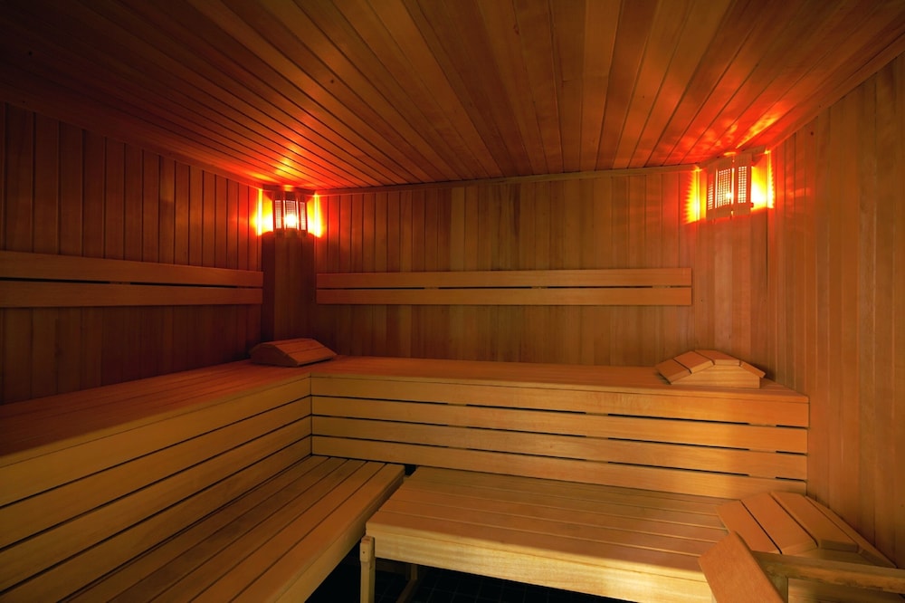 Trans World Hotel Donauwelle 23/50