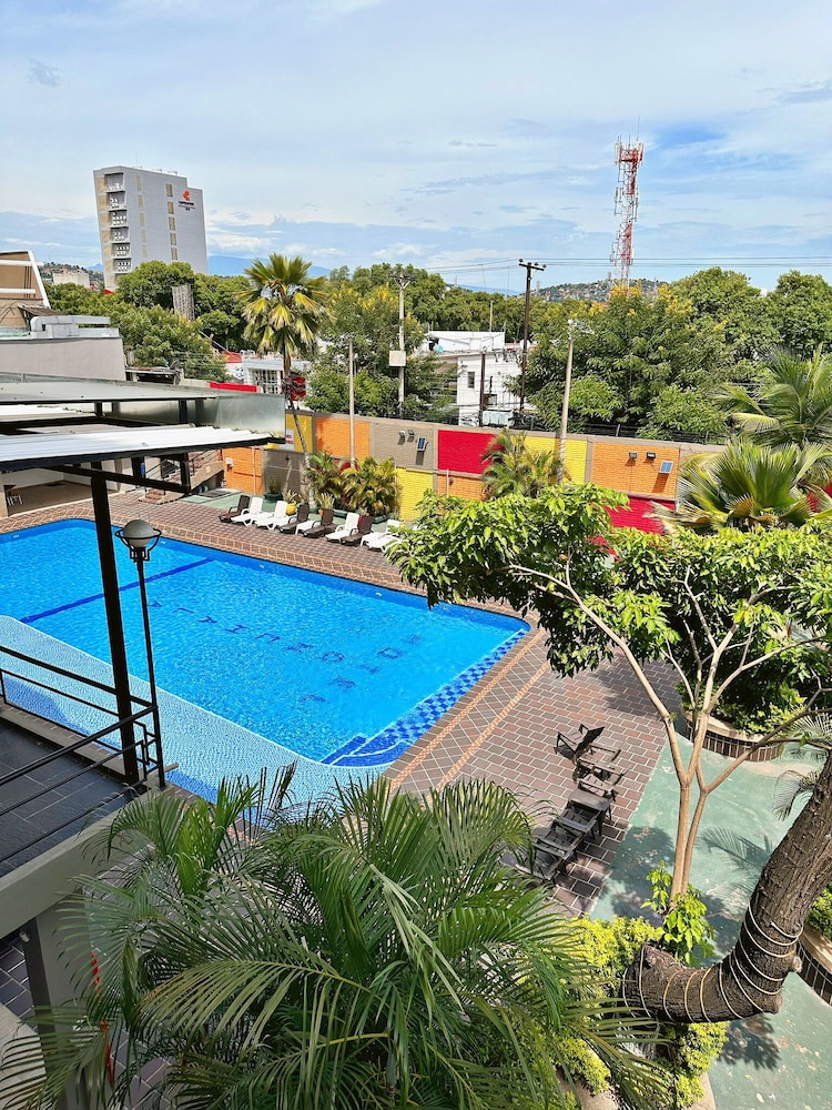 Hotel Tonchala 56/58