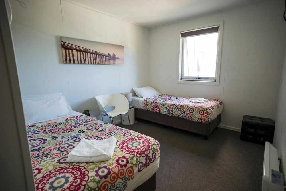 THE ISLAND ACCOMMODATION 18/69