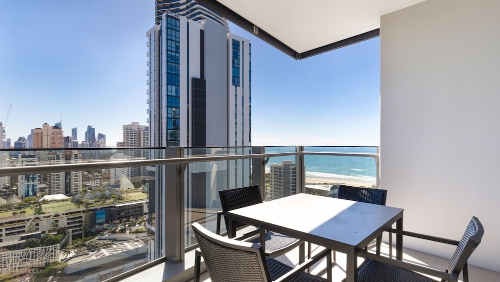 ULTIQA Signature at Broadbeach 39/50