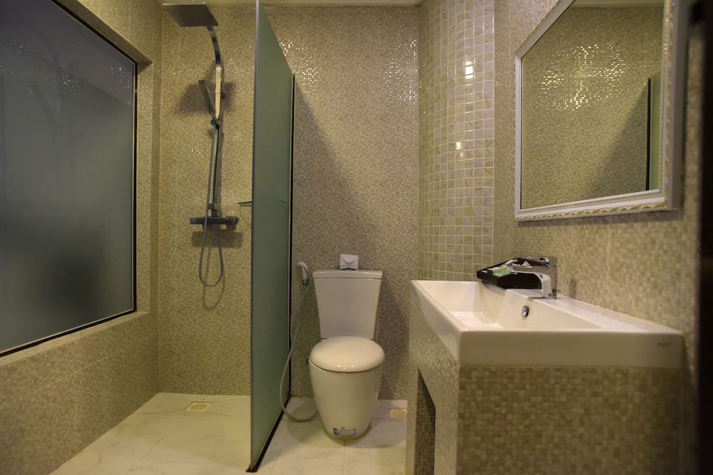 LUCKY ANGKOR HOTEL & SPA 49/50