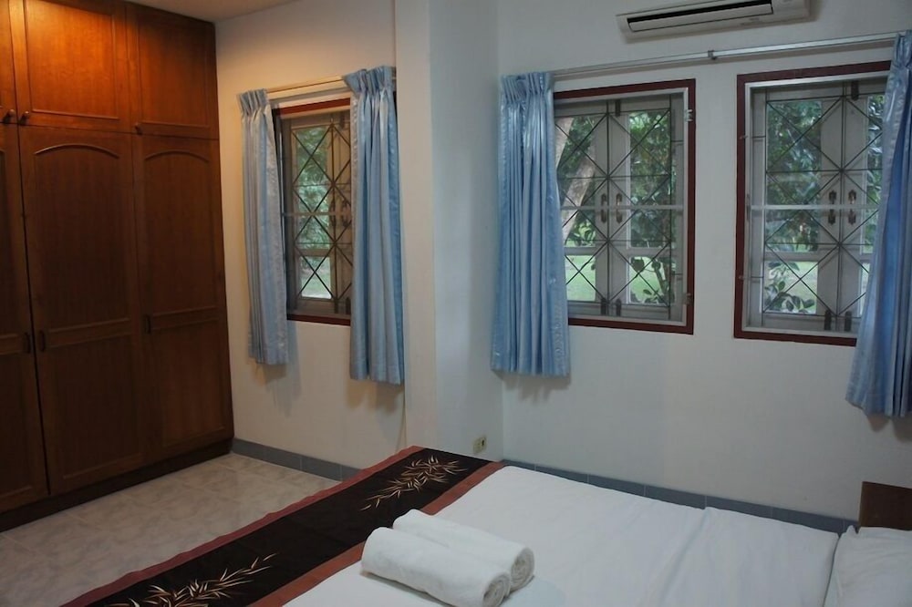 Palm Village 38/67