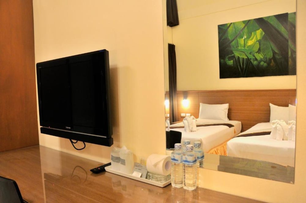 The Wave Hotel Patong 44/73