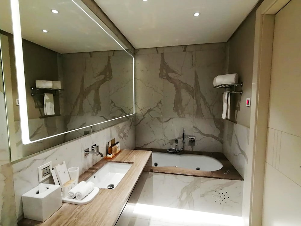 4 BEDROOMS