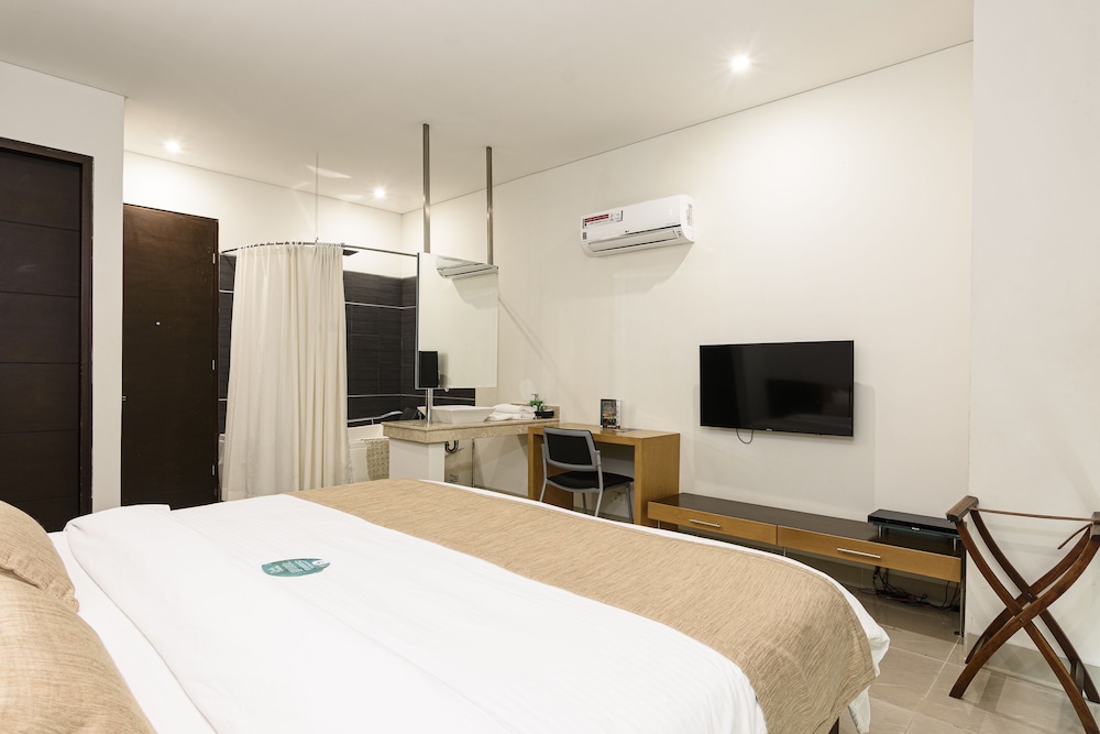Lincoln Hotel 23/71