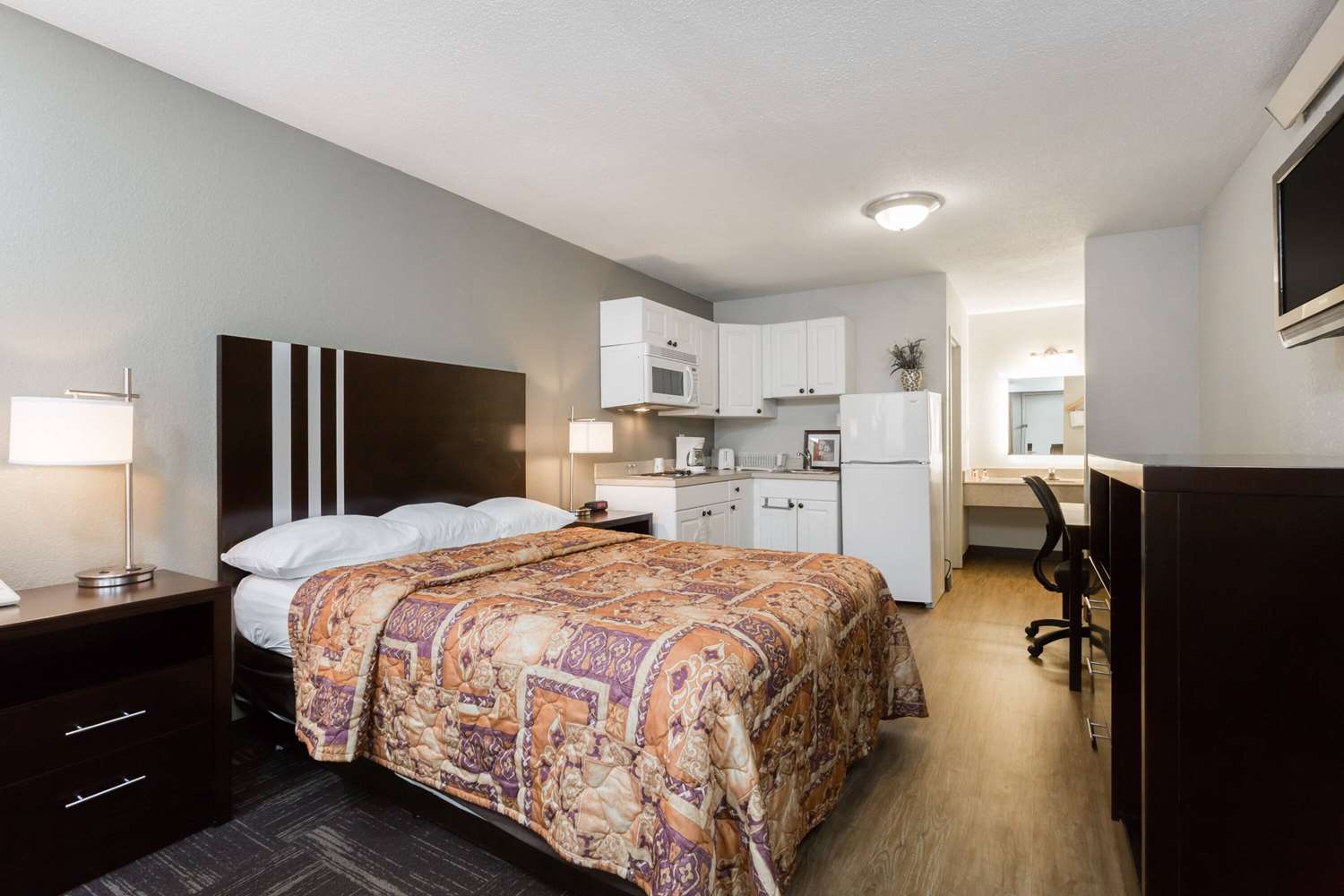Days Inn by Wyndham Harrisburg North 11/32