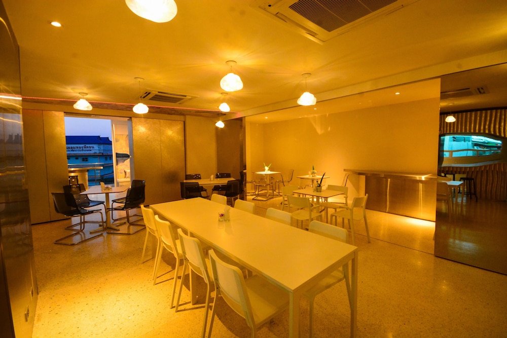 Comet Hotel Suratthani 23/26