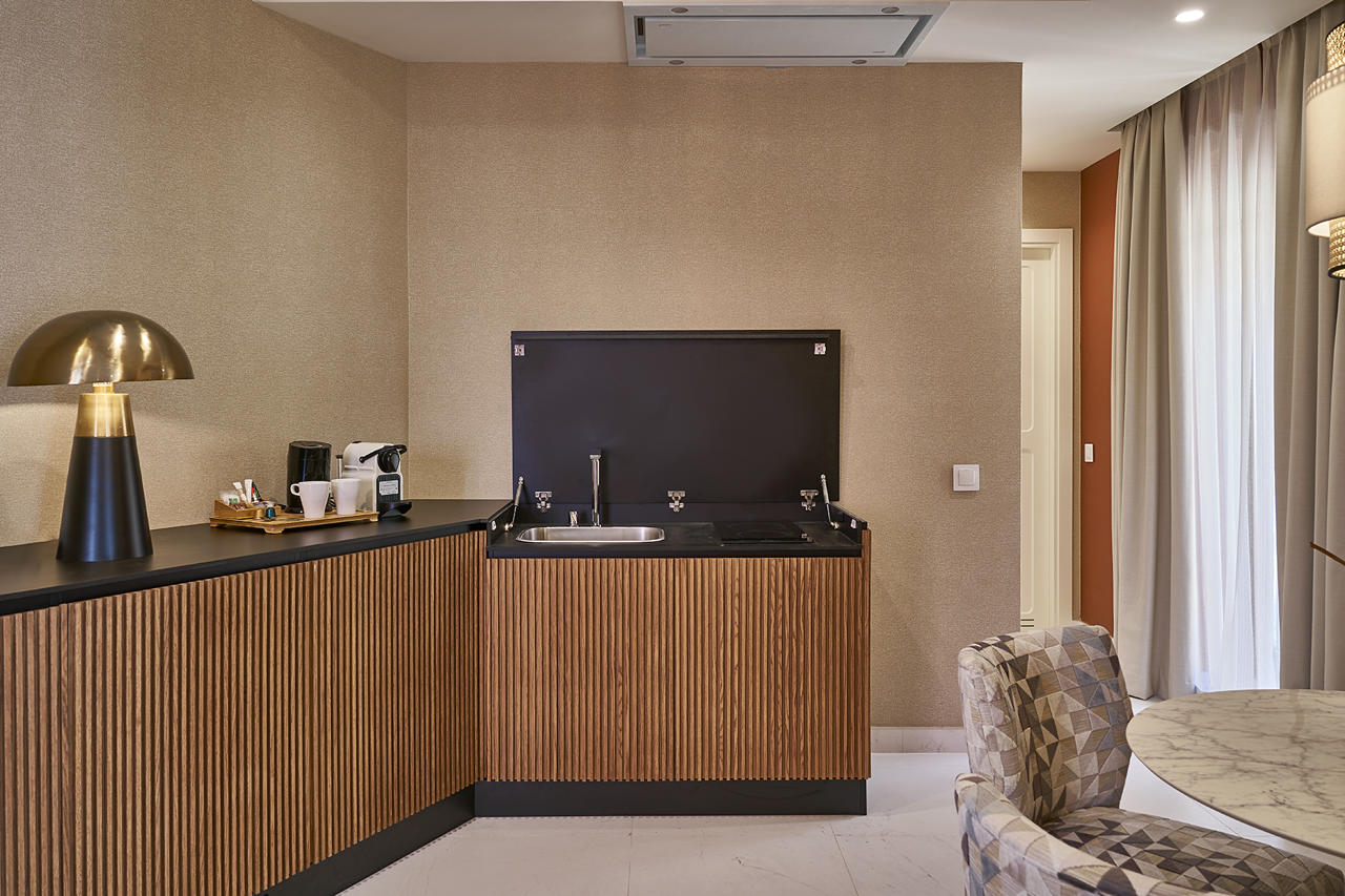 Lobby at Vincci Molviedro Suites Apartments, SEVILLE