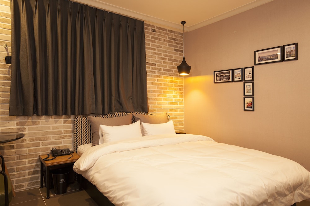 Hotel Gray 13/38