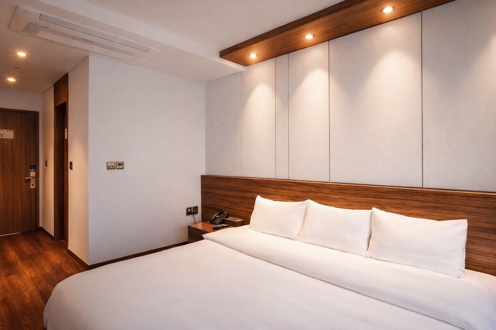 Western Grace Hotel 14/60