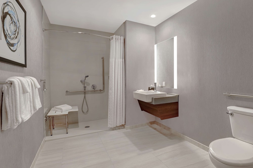 Hyatt Place Ottawa West 46/50