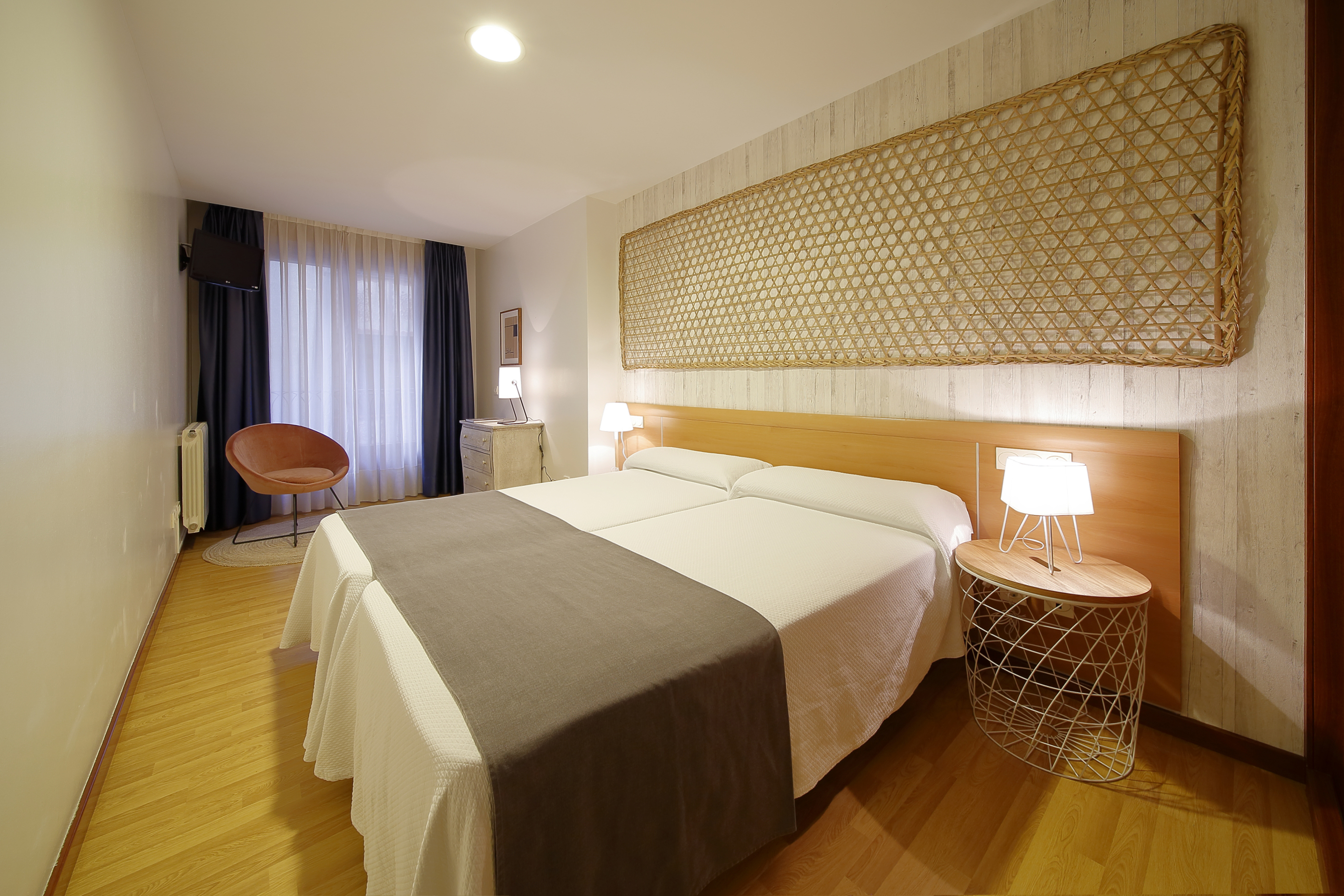2 Bedrooms, Apartment, Apartamentos Urban Blue 2/4