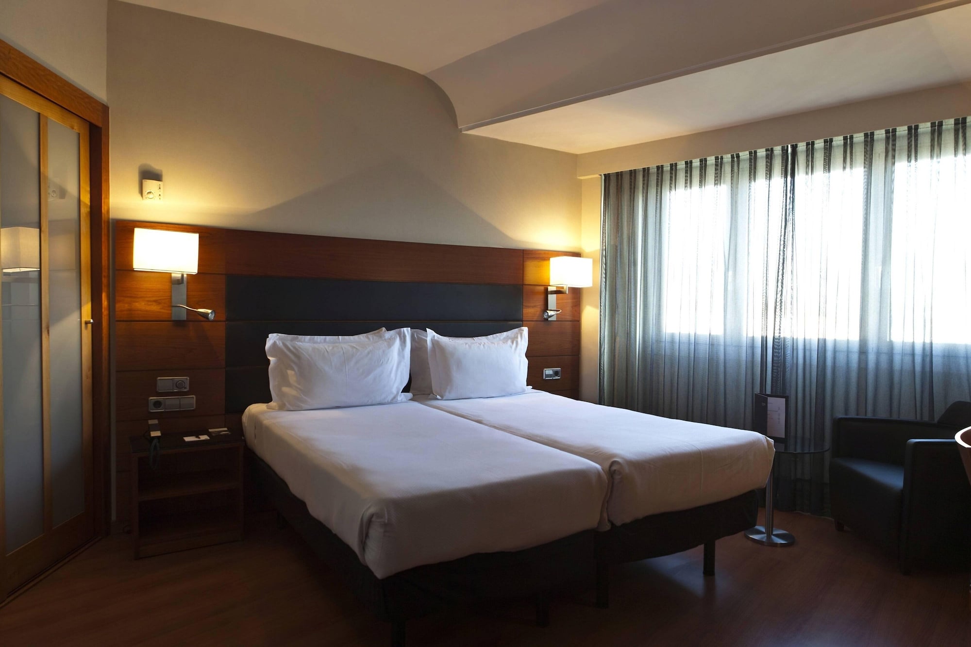 Standard, Twin Beds