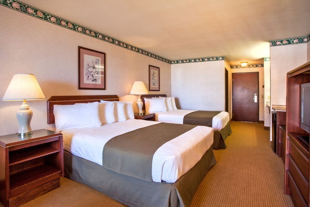 Ebb Tide Oceanfront Inn 26/73
