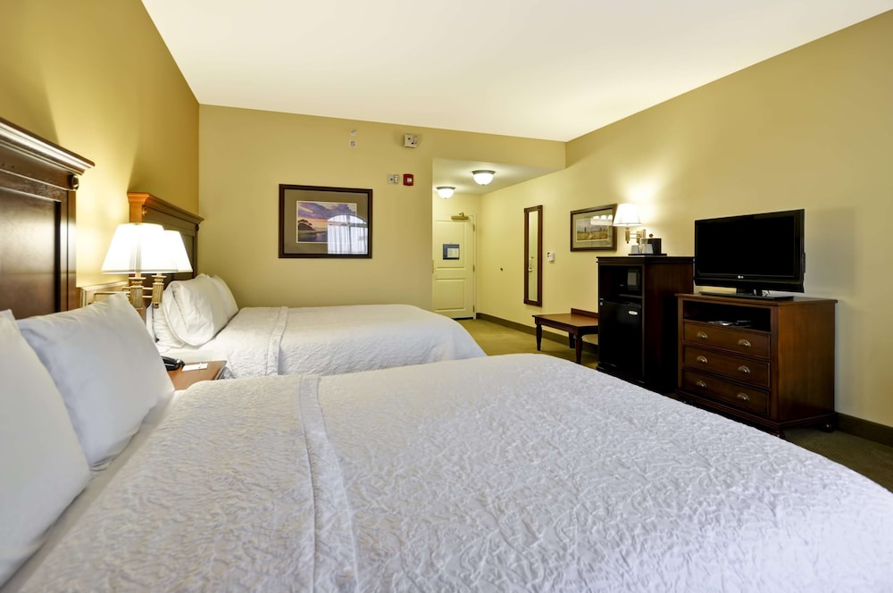 Hampton Inn & Suites North Charleston-University Blvd 14/55